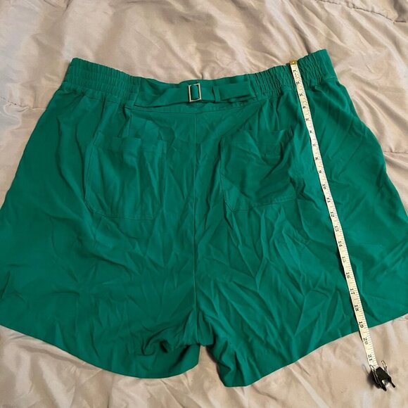 Torrid Size 20 Green Wide Leg Studio Crepe Shorts - Picture 5 of 7